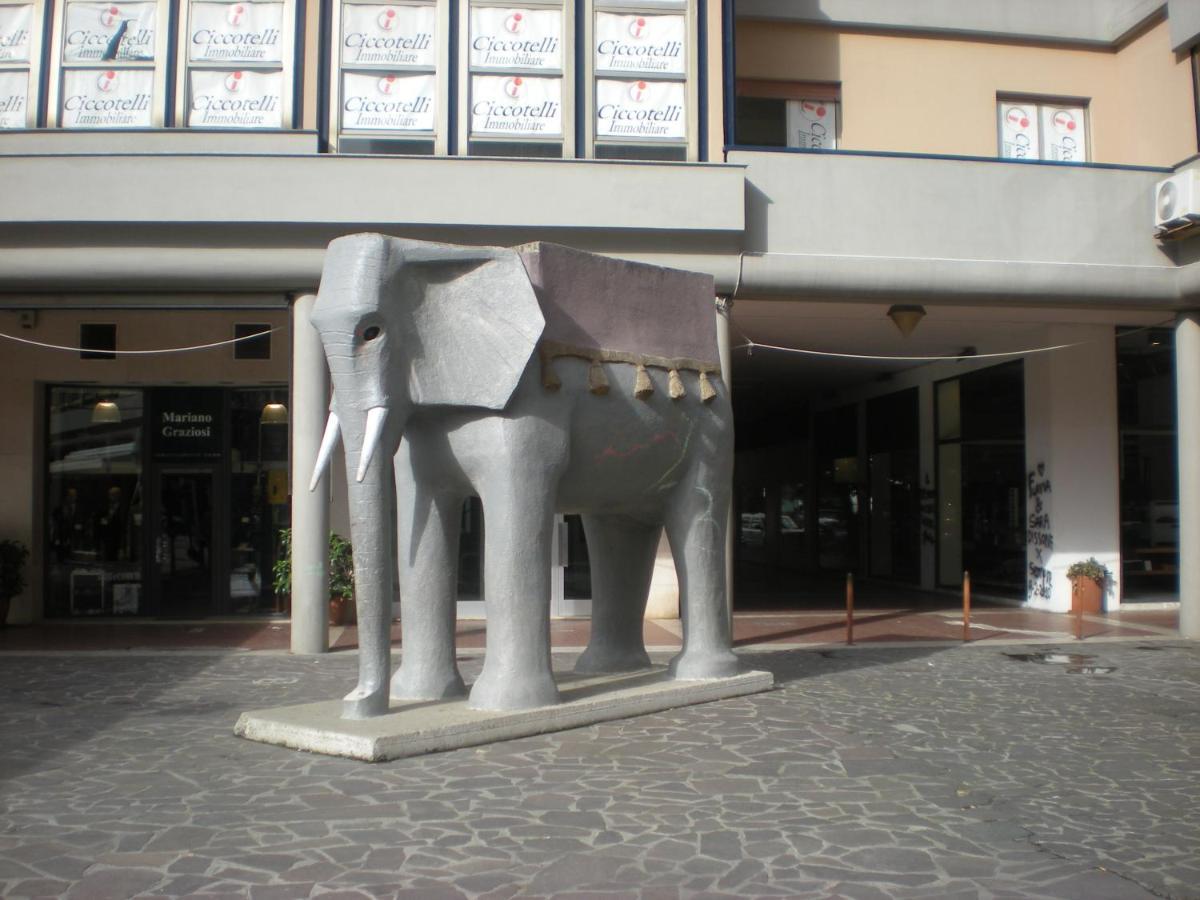 Suite113 In The Center With Beach Pescara Exterior photo